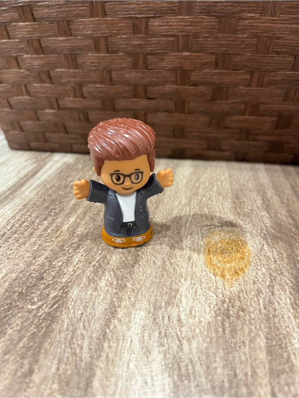 Replacement little people Male Dad figure wearing glasses